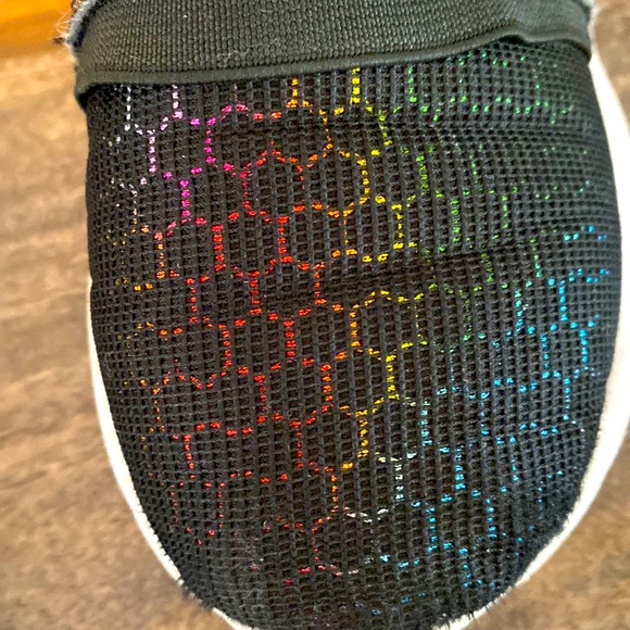 ❌SOLD❌ Little Girl’s Náutica slip on sneakers with multicolored sparkle design - Picture 7 of 8